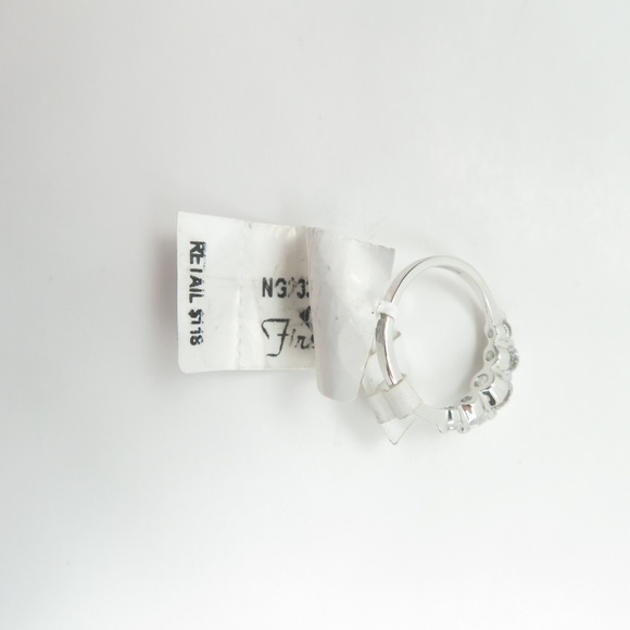 925 Silver Classic Graduated Rounds Ring - Picture 5 of 7